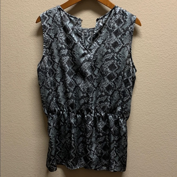 Violet & Claire Black and Gray Animal/Snake Print Sleeveless Blouse - Picture 9 of 14